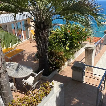 Villa l'ensoleillée vue panoramique mer, 250 m de la plage et du centre ville Mentone Esterno foto