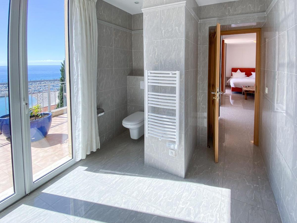 L'ensoleillee Vue Panoramique Mer, 250 M De La Et Du Centre Apartamento Menton