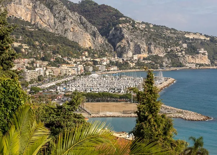 Villa l\'ensoleillée vue panoramique mer, 250 m de la plage et du centre ville