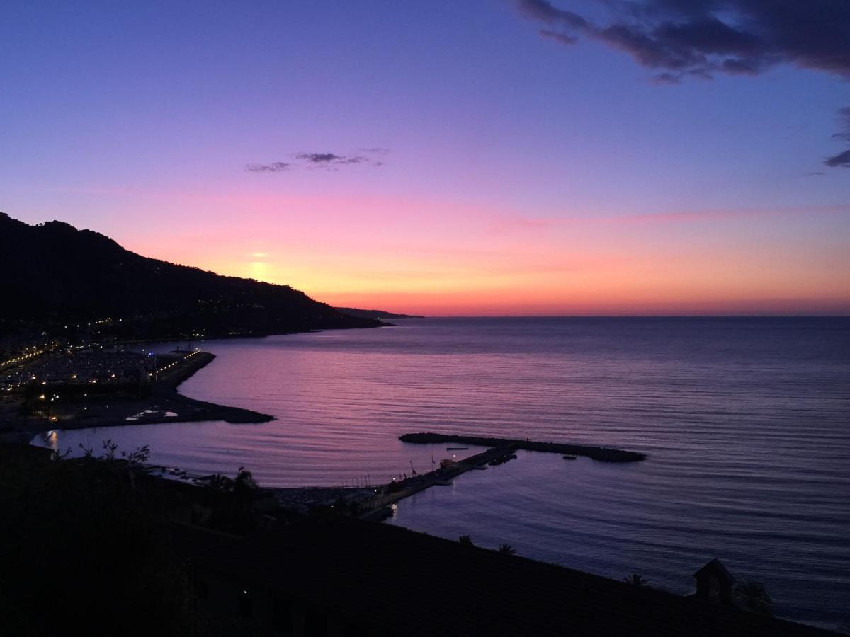 Appartement L'ensoleillée Vue Panoramique Mer, 250 M De La Et Du Centre Menton